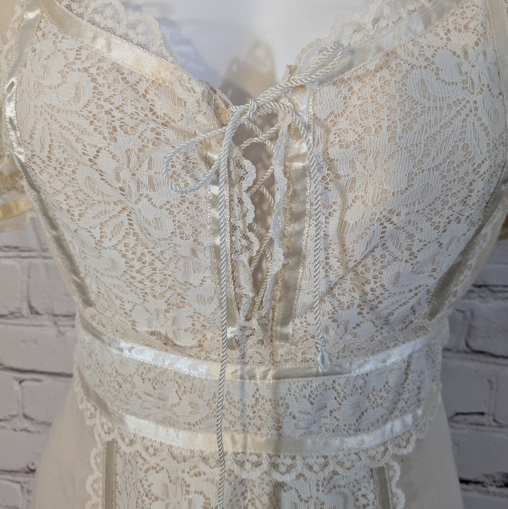 Vintage Cream Maxi Dress - Picture 7 of 8